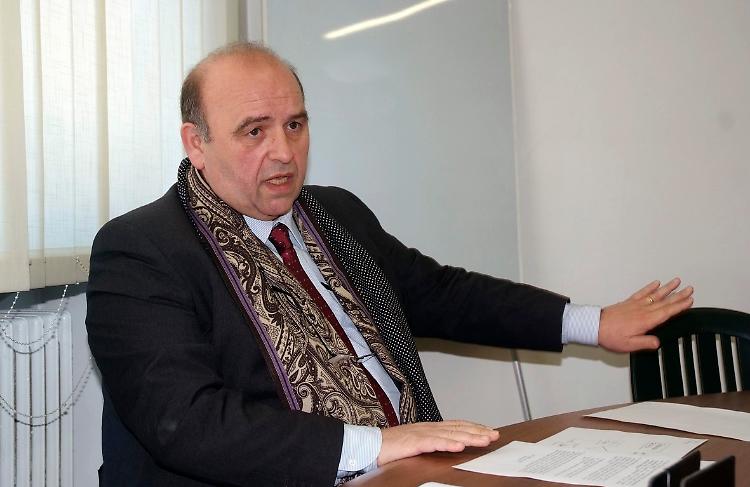Pdl, guerra delle e-mail