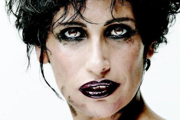 Venerdì, a Brescia, la cantautrice Elisa Rovida presenta l'album ''Skin''