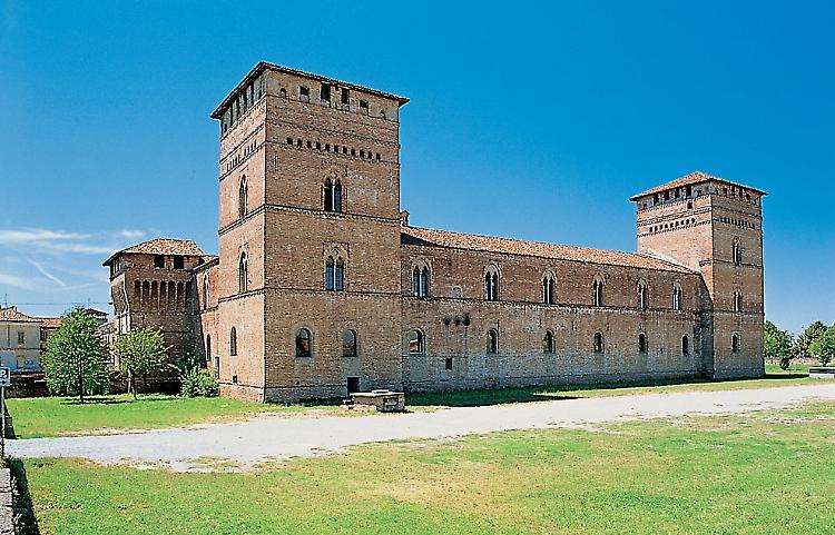 Il castello di Pandino, sede del Comune