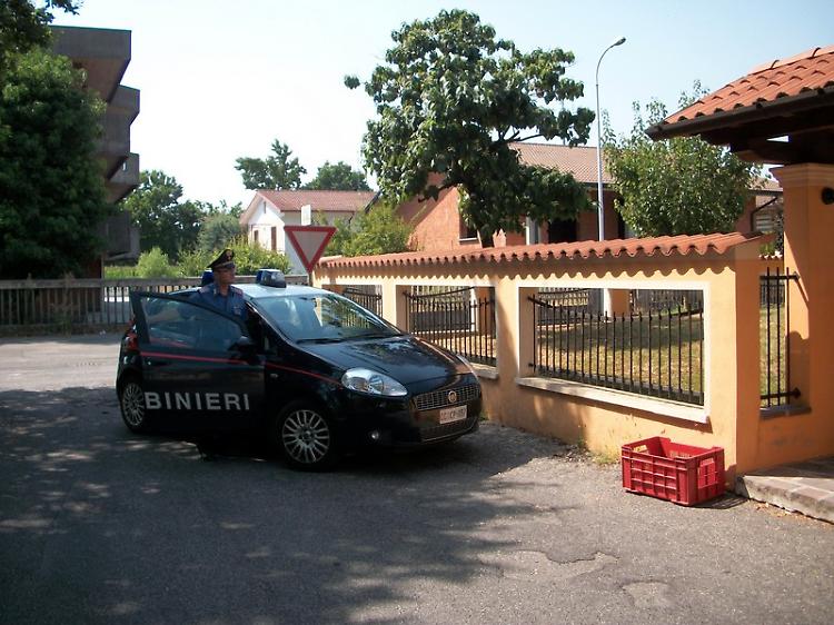 Ladri buongustai in azione
Spariscono 80 prosciutti