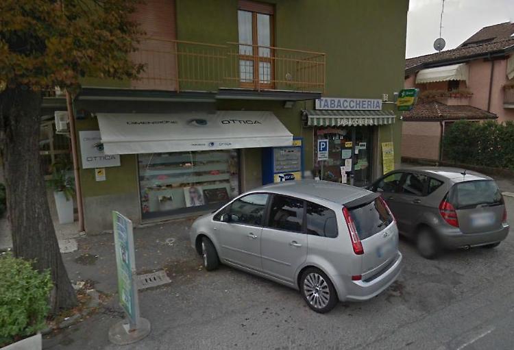 Dimensione Ottica, rubati 500 occhiali e negozio devastato