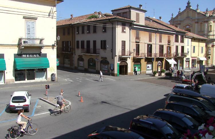 Una panoramica di piazza Giovanni XXIII