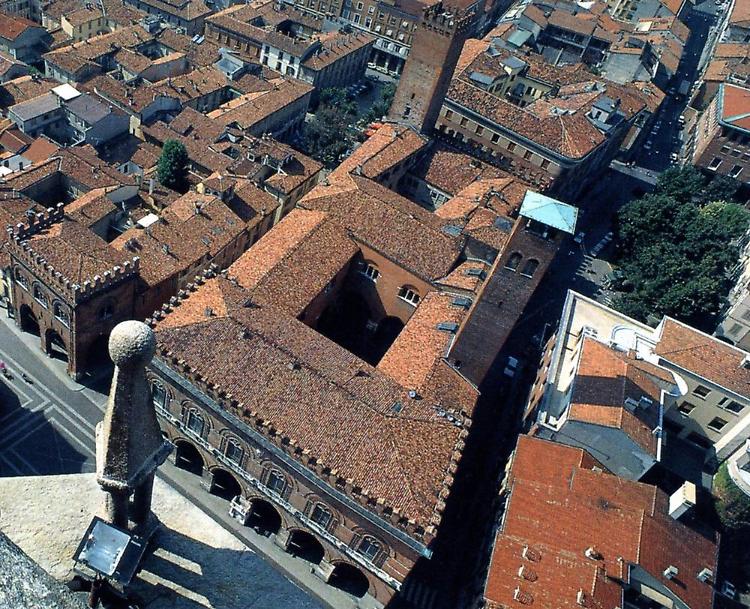 Il Comune di Cremona visto dall'alto