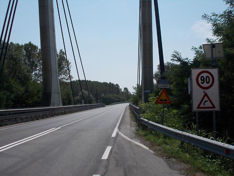 Moto fuori strada, il centauro ferito è grave
