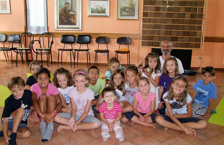I partecipanti del laboratorio di yoga