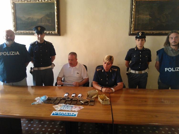 Trovati con 2 chili di hashish, in manette due tunisini