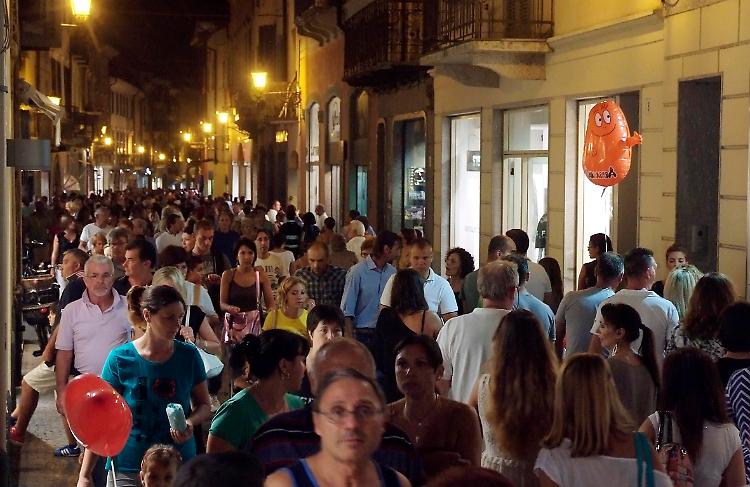 'ApritiCrema' notte di shopping per l'inizio dei saldi