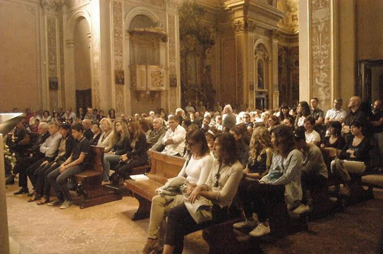 In centinaia per salutare Fiorenzo Pagliari