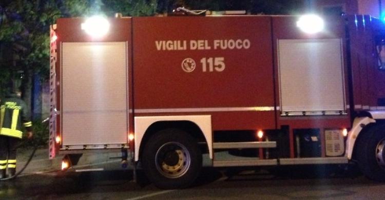 Crolla solaio, muore un uomo