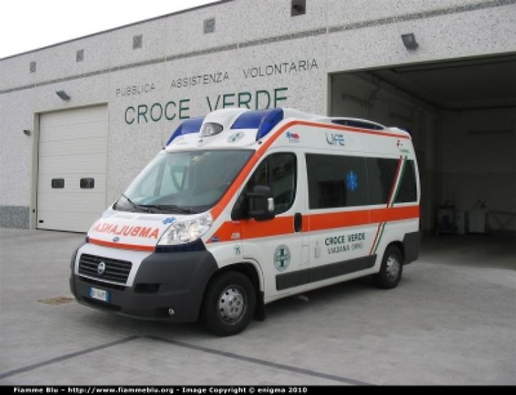Malore a scuola, ambulanza alle elementari