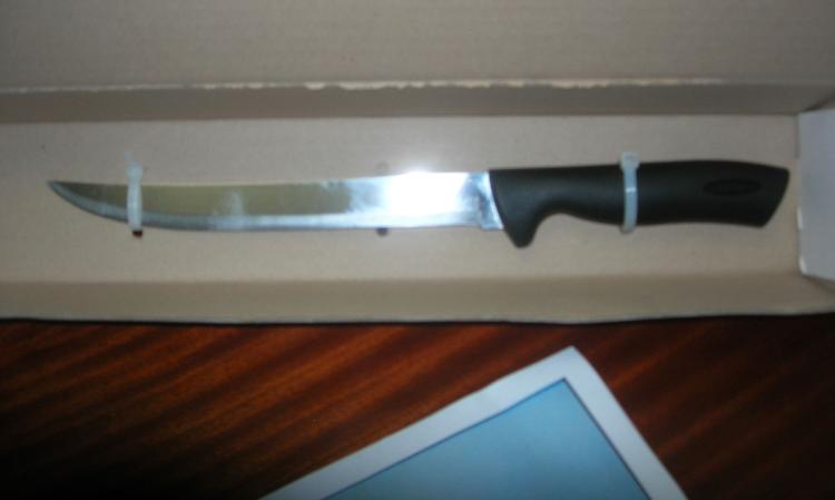Coltello alla gola
per 5 euro negati