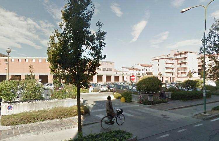 Rapina e aggressione all'Esselunga, il 28enne resta in carcere
