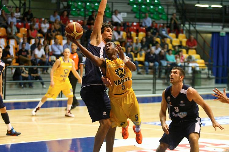 Vanoli, pronto riscatto: 81-79 su Brescia