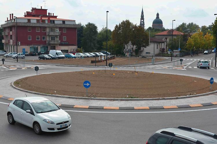 Rondò-vetrina per la città del bijou