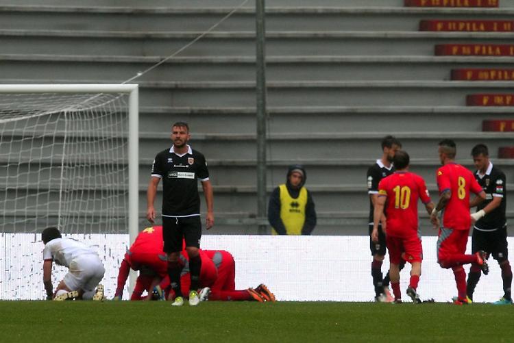 Cremonese, vittoria a Reggio e primato in classifica