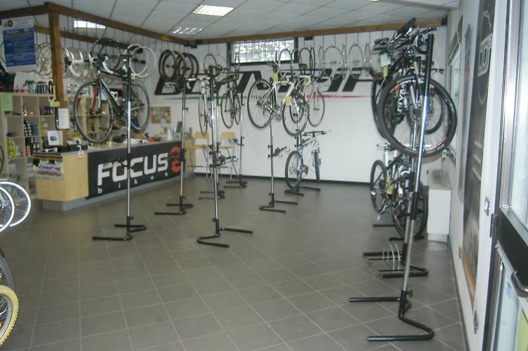 Via 12 bici: bottino da 18mila euro