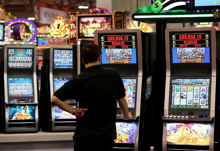 Giro di vite sulle slot, multe salate e prevenzione