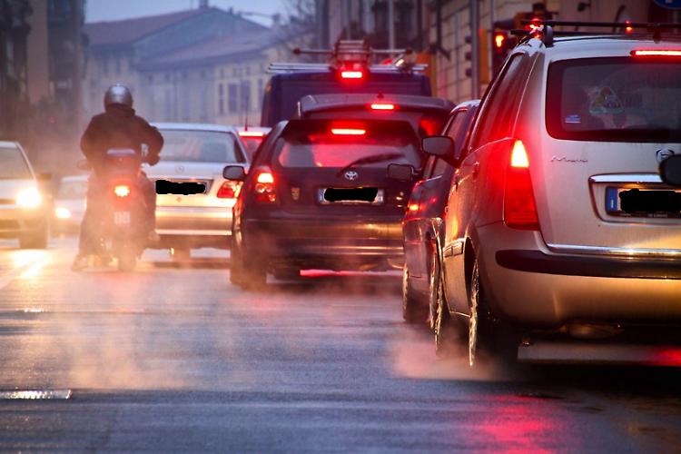 Lotta allo smog, i Comuni avvelenati pressano il ministro