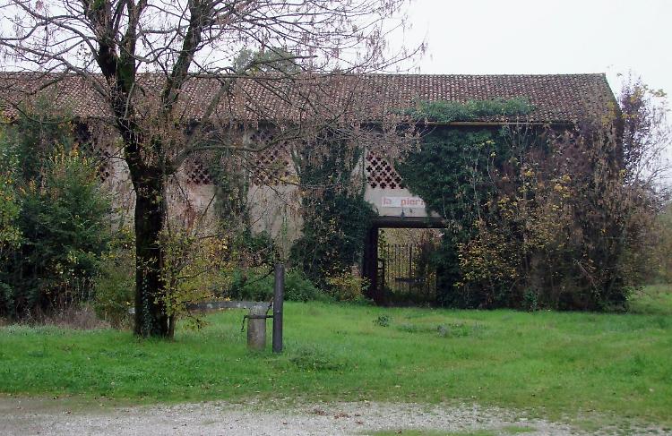 La Pierina giace da anni inutilizzata