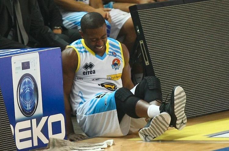 Vanoli, lungo stop per Chase