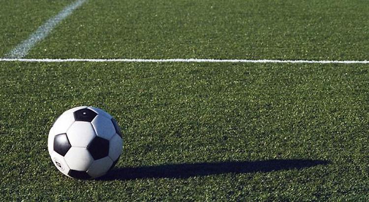 Schiaffeggia l'arbitro, squalificato nove mesi