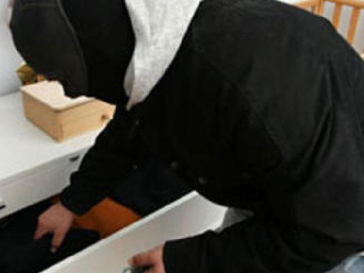 Quattrocase, furto in abitazione