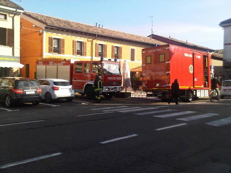 Perdita di acido cloridrico, vigili del fuoco in azione