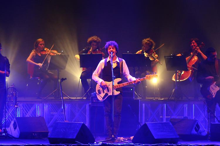 Tutte le anime di Max Gazzé, grande show al Ponchielli