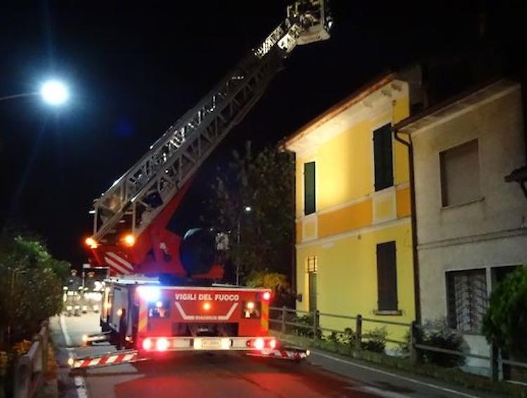 Canna fumaria a fuoco in via Aspromonte