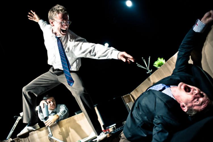 ''Blam! La rivoluzione parte dal tuo ufficio!'' i 'travet' sognano danzando. Teatro Manzoni dal 3 all'8 dicembre