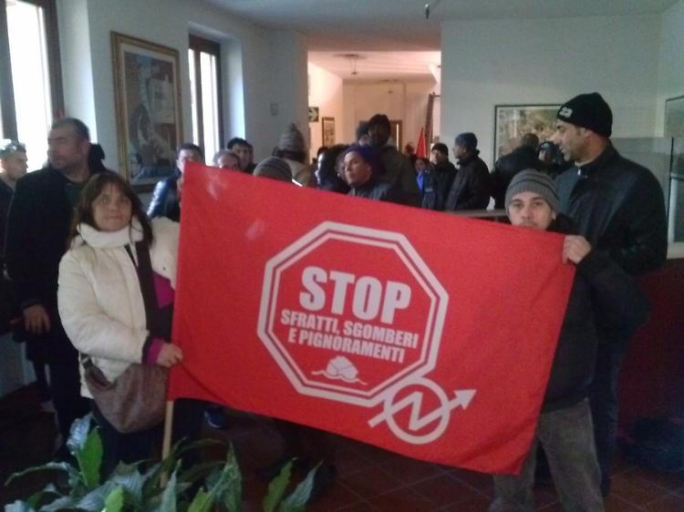 Comitato Antisfratto in azione, occupato il Comune di Soncino