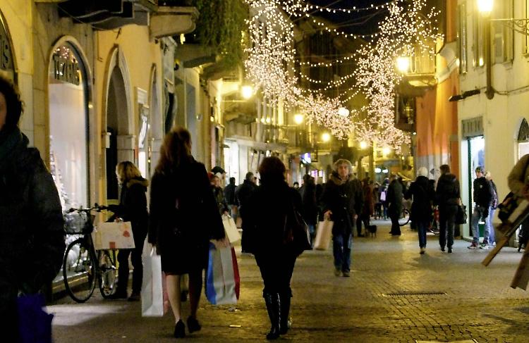 Le luminarie natalizie nelle vie di Crema