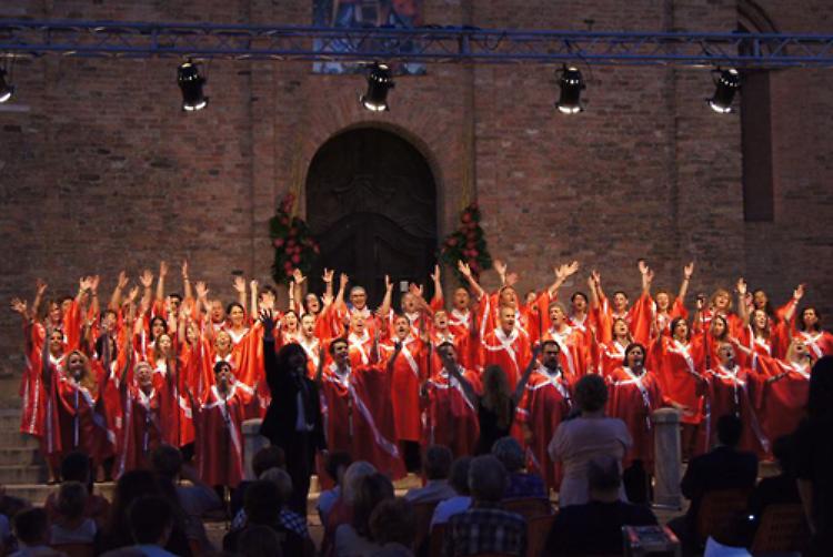 Placentia Gospel Choir a S.Pietro in Cerro (PC) Sabato 14
