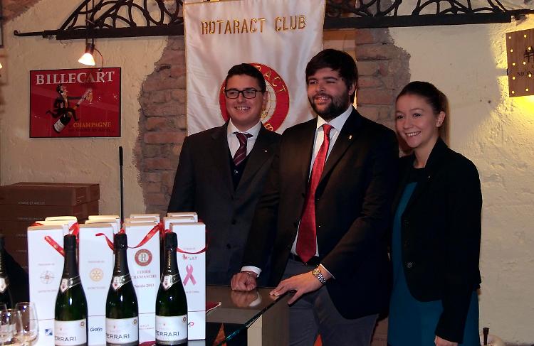 Lo spumante è di beneficenza
con il Rotaract Terre Cremasche