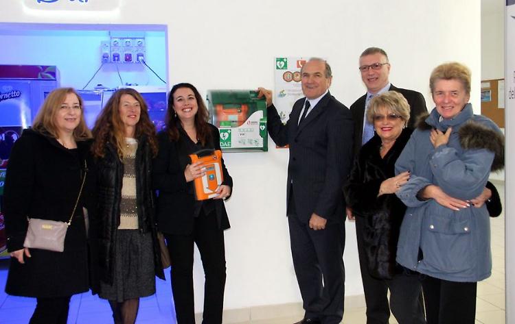 Il debutto dei defibrillatori