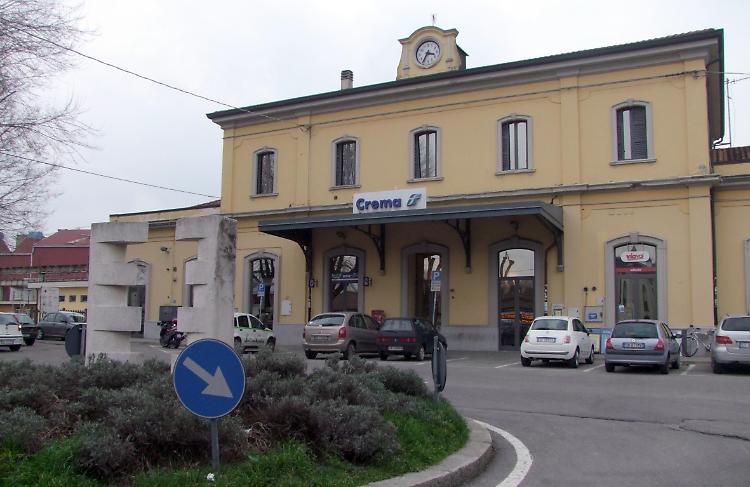 Senza biglietto, non danno generalità: denunciati due nordafricani