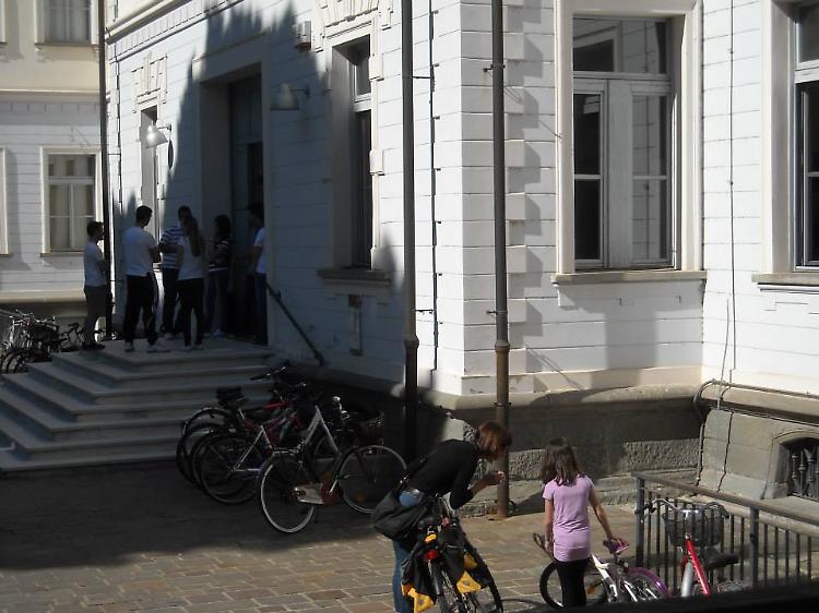 Sistema Bibliotecario Ovest Mantovano, Bettoni rientra part-time