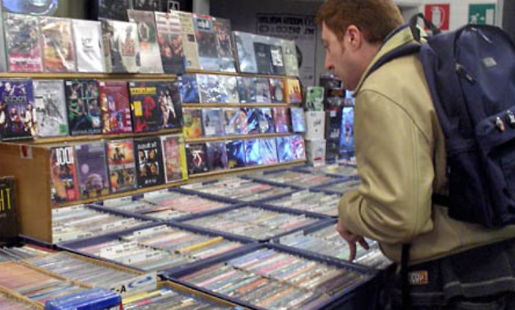 Cd, vinili e passione:va in scena la Mostra del disco