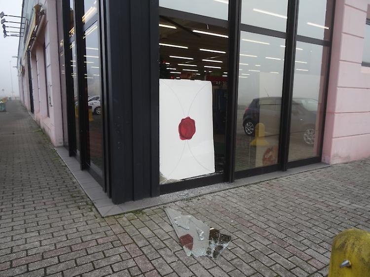 Spaccata al Toys Center, rubati giochi di valore