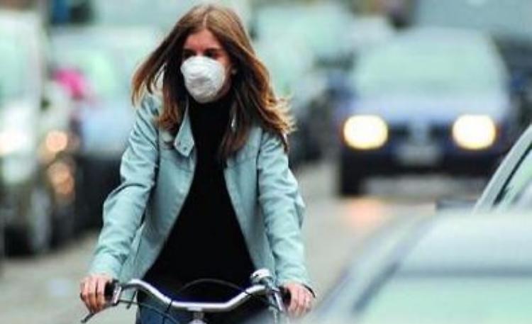 La citt&agrave; &egrave; avvolta dalla nube di pm10