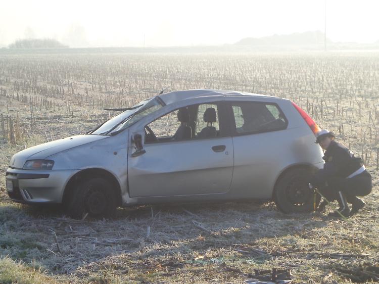 Doppio cappottamento, spavento per una 24enne