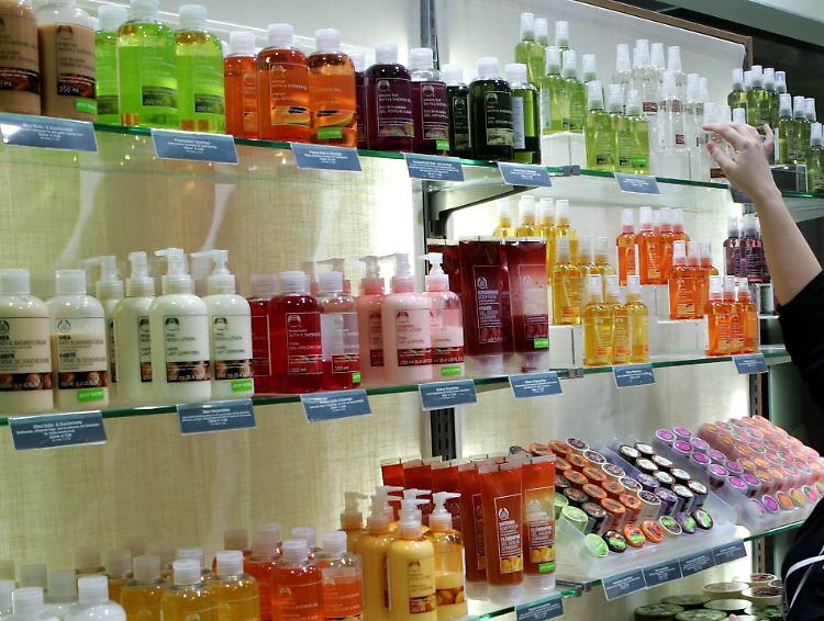 Doppio furto di cosmetici