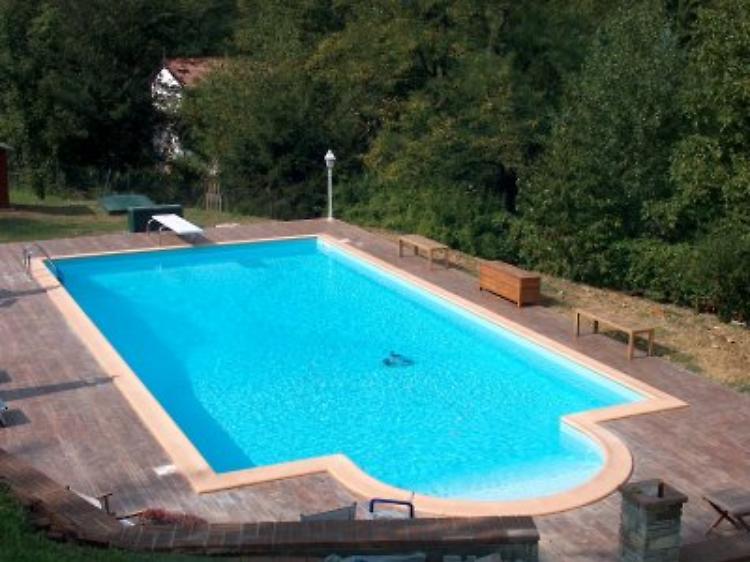 Piscina fantasma, denunciati per truffa tre bresciani