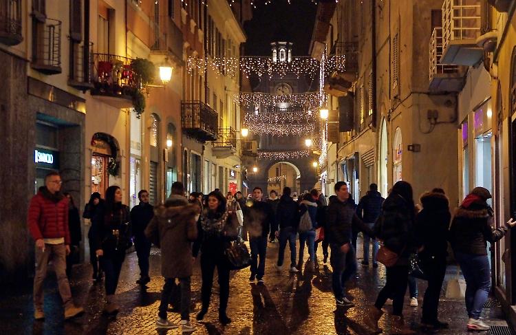 Via Mazzini durante la Notte bianca a Crema