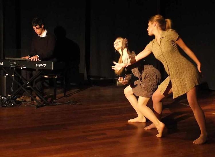 BiblioCafè, musica e danza a braccetto