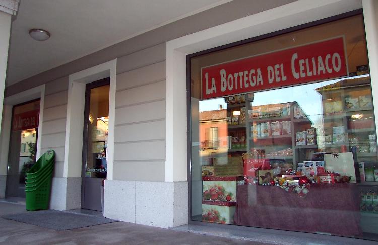 Il negozio preso di mira dai ladri