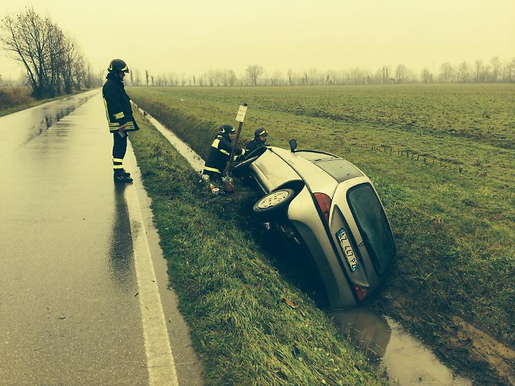 Fuori strada, ferito 59enne