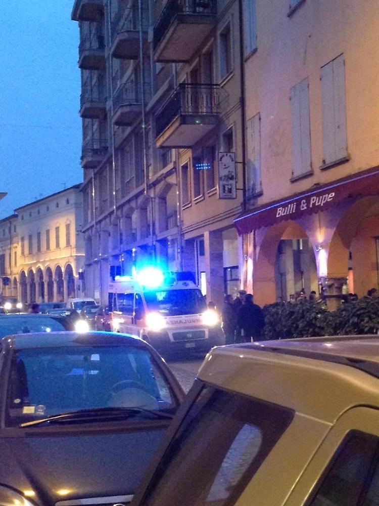 'Rissa al bar, muro di omertà'