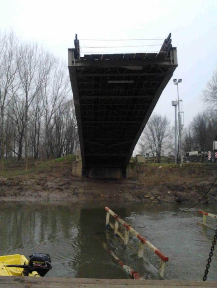 Via al recupero delle barche finite sott'acqua