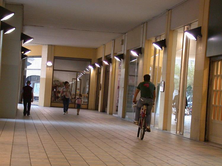Pedala in Galleria Gorni: multa di 25 euro